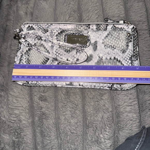 Nine West Gray Snake Print Clutch - Picture 10 of 13